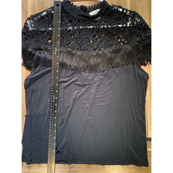 Calligraphie Fringe Lace Sleeveless Top - Picture 5 of 6